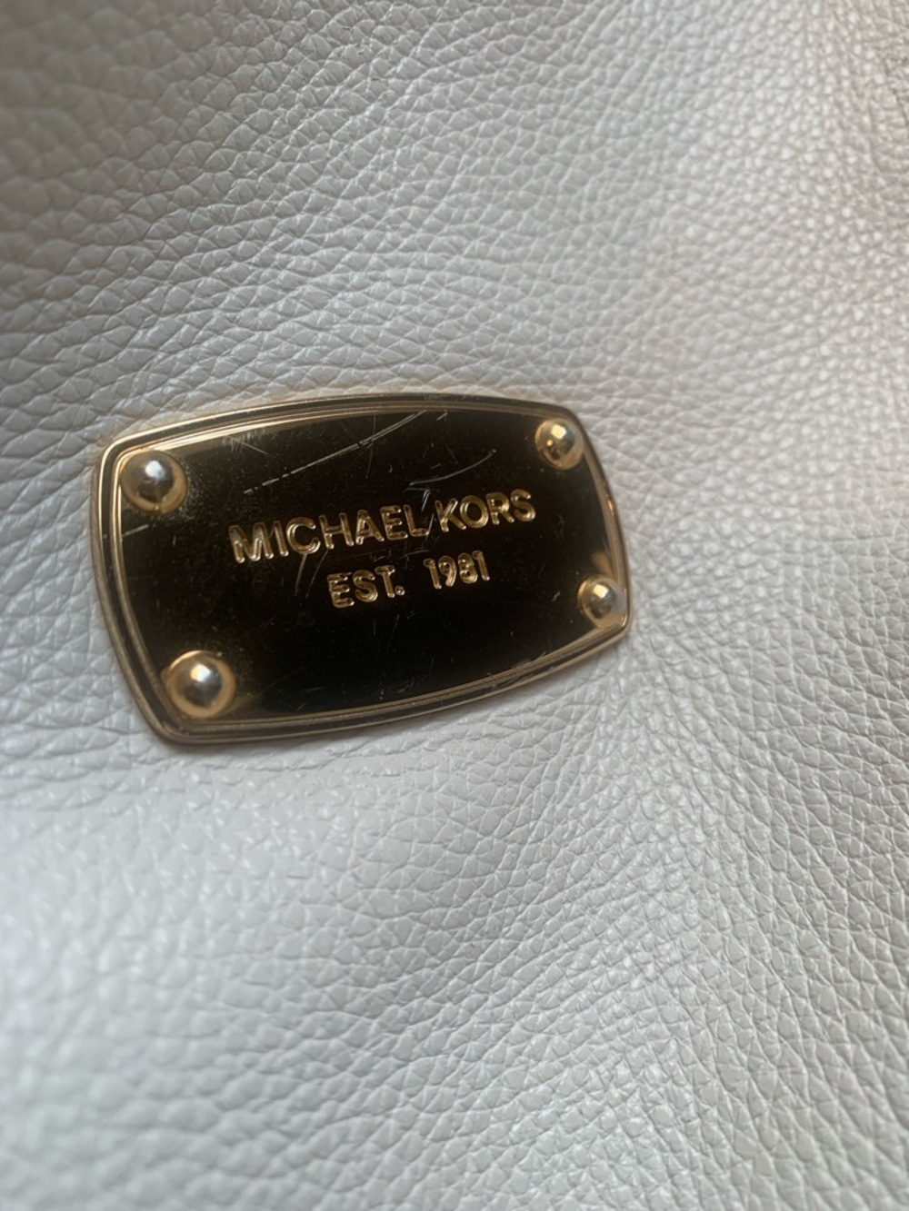 Michael Kors Cream Leather Shoulder Bag with Gold Hardware - Picture 16 of 16